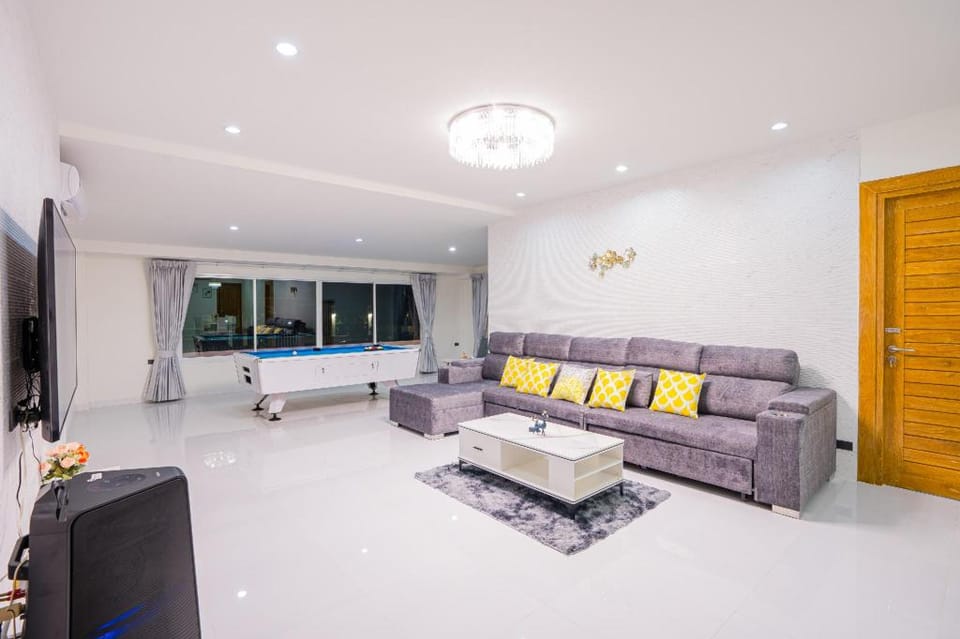 Fun Beach Pool Villa Villa in Chon Buri Changwat