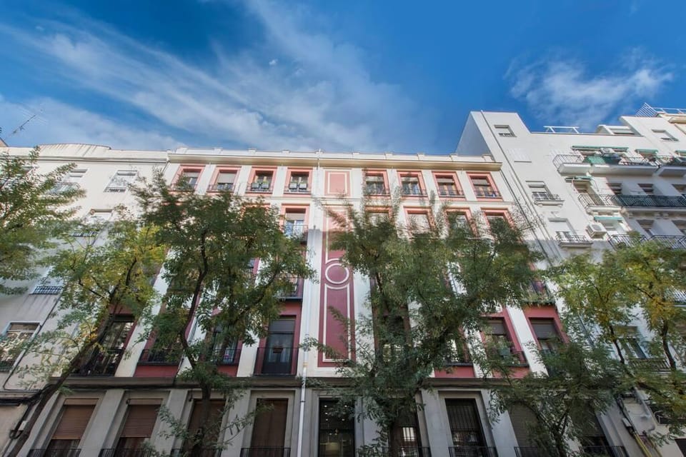Fee4Me. Elegant flat a few minutes from Atocha. Vacation rental in Madrid