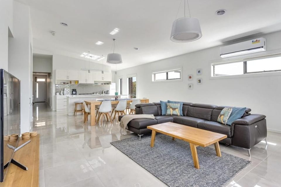 Diamond Bay Beach House newly built brilliant spot Vacation rental in Melbourne Road