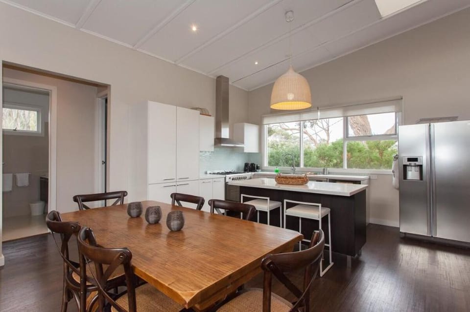 Madeleine Street - renovated with heated spa Vacation rental in Melbourne