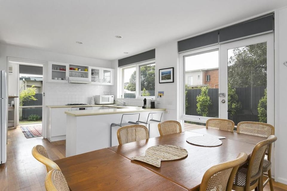 Front Beach Shack - close to beach & village Vacation rental in Melbourne