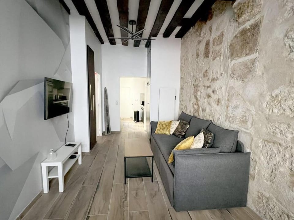 Appartement Paris Marais 2 Chambres et Jacuzzi Apartment in Paris