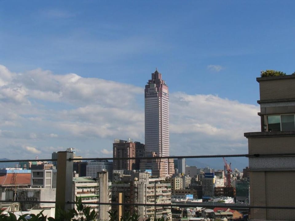 Near Taipei Main Station, can cooking, bathtub Apartment in Taipei City