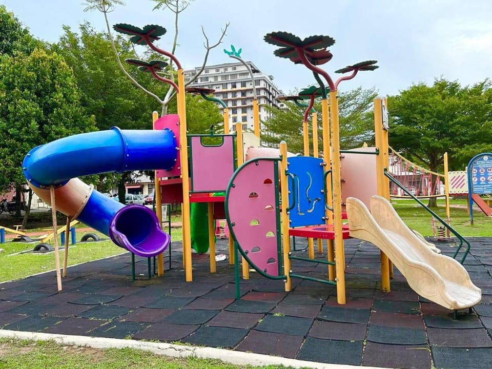 Warm Cabin Portuguese Settlement ~ Ground Floor Apartment in Malacca