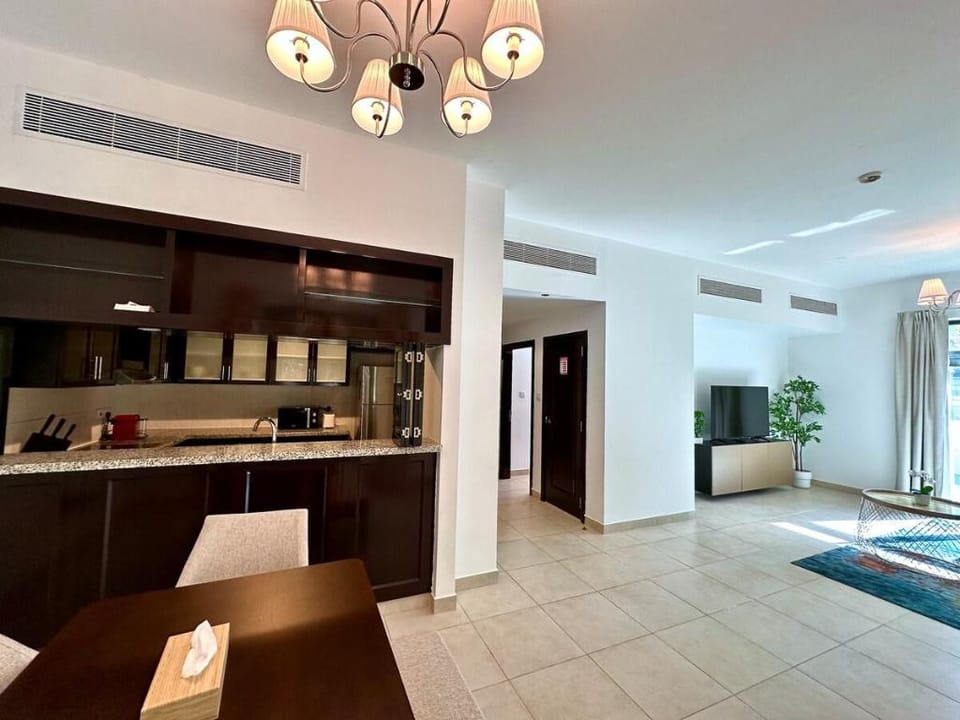 Lux BnB Travo Tower I Private Garden I Lake View Apartment in Dubai