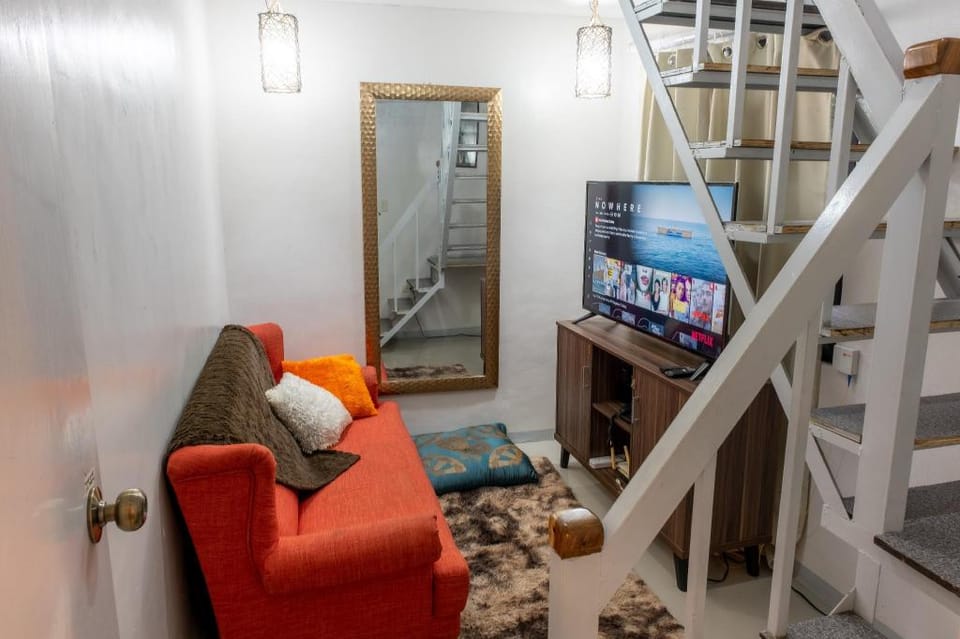 A Delightful 2 Bedroom Home with Wi-Fi and Netflix Vacation rental in Calabarzon