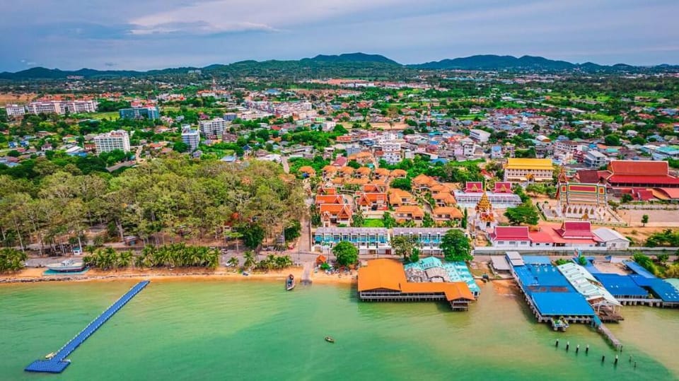 Ocean Pool Villa Pattaya near beach Villa in Chon Buri Changwat