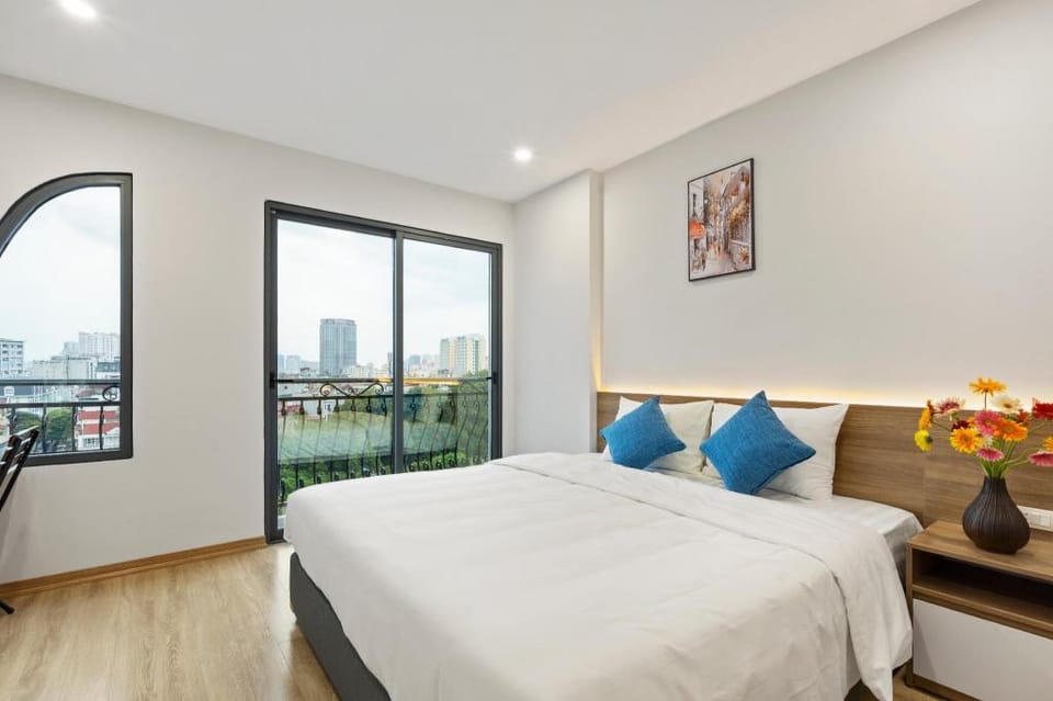 Suite Room River View Apartment in Hanoi