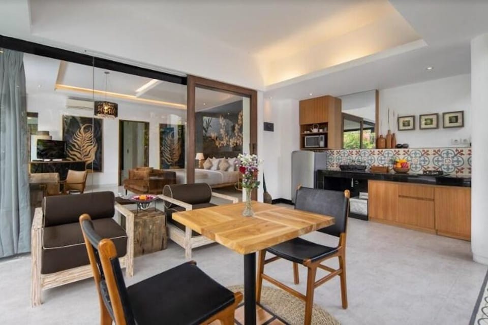 Intimate 1BR Private Pool Villa near Canggu Beach Villa in North Kuta