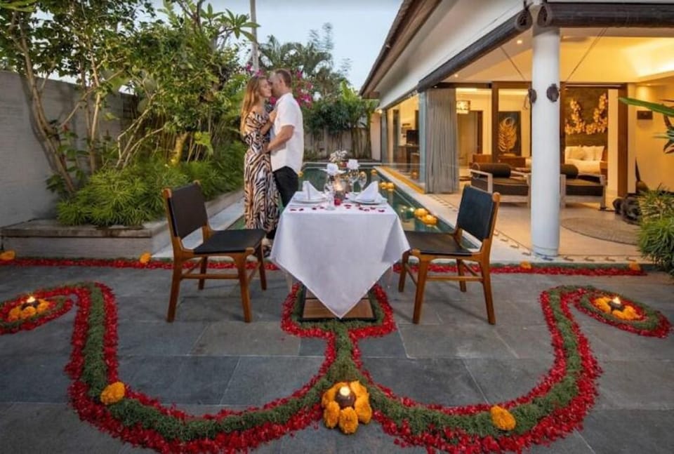 Intimate 1BR Private Pool Villa near Canggu Beach Villa in North Kuta