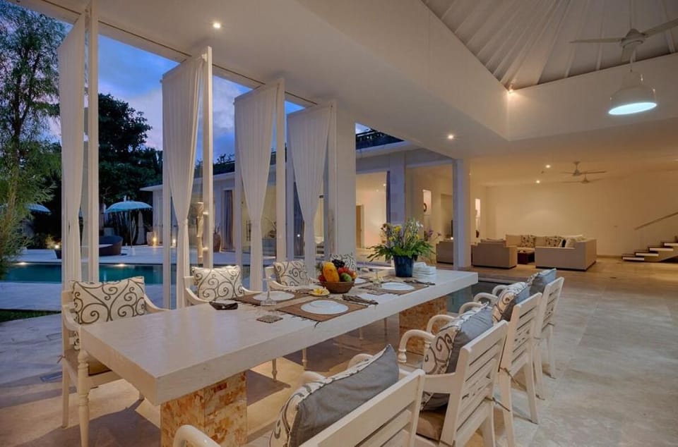 Perfect 3BR Private Pool Villla near Canggu Beach Villa in North Kuta