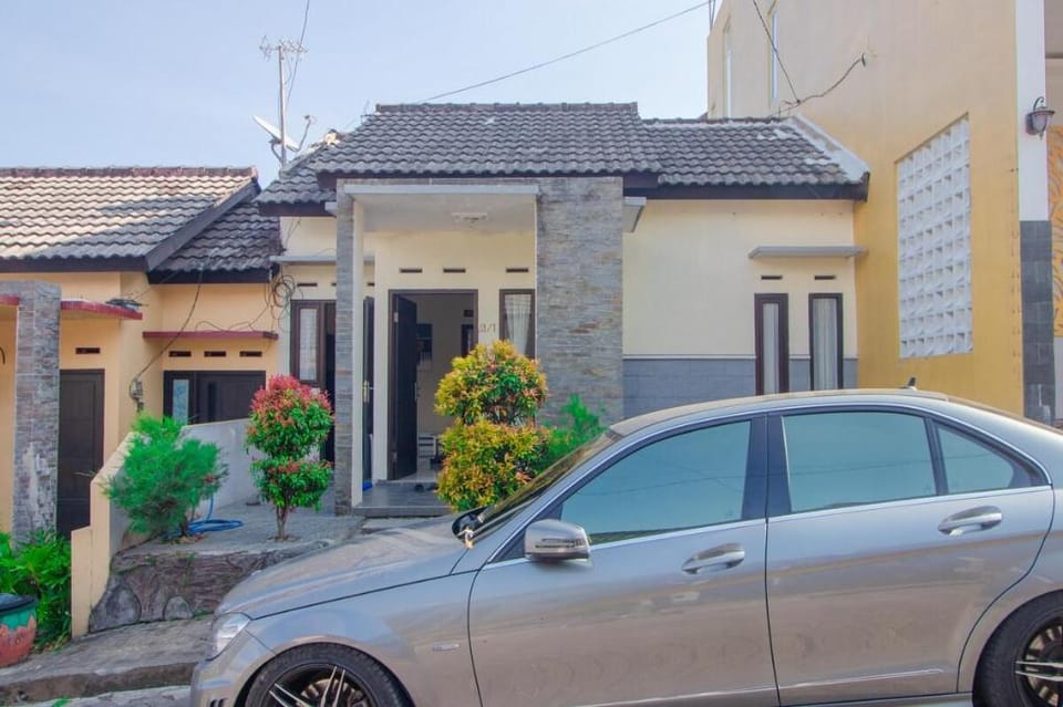 Villa D&D by Sans Villa Vacation rental in Batu
