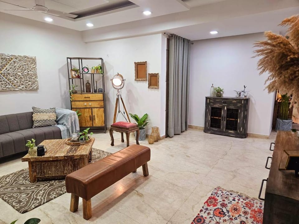 Alluring Comfortable Stay Apartment in New Delhi