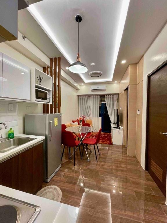Simple & comfy Air Res.3BR-6Beds 2 bath -CityView Apartment in Pasay