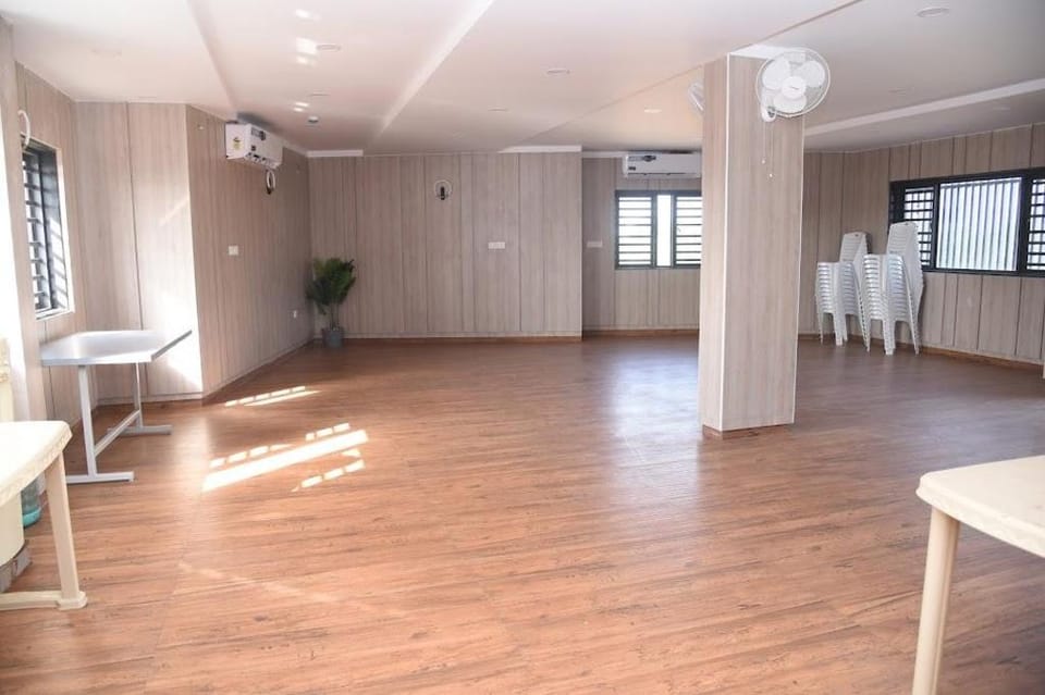 HOTEL ICON INN Apartment in Gujarat
