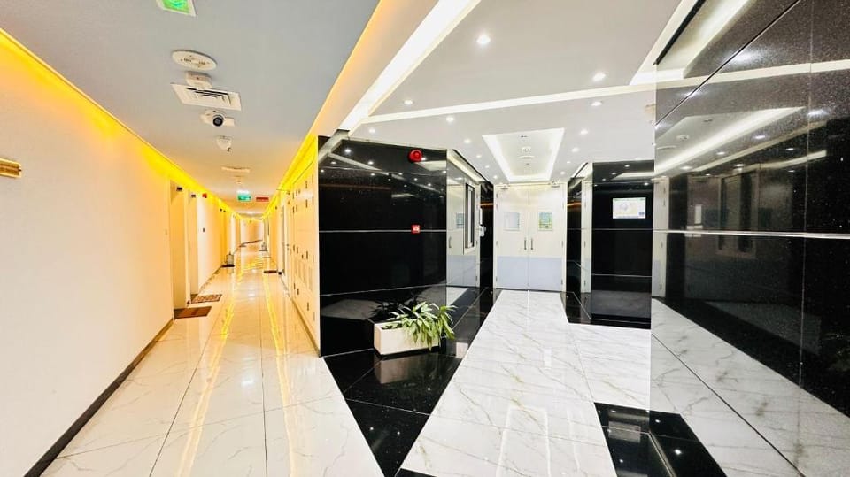 1 bed with Living & Dinning & Pool  |Next to Mall  Apartment in Dubai