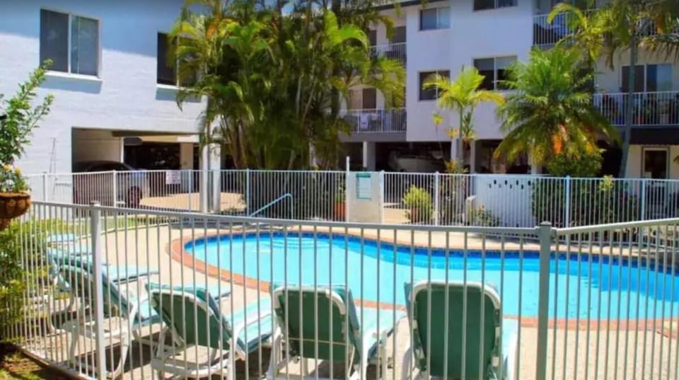 Comfy Unit in Palm Beach Apartment in Palm Beach