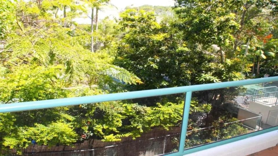 Tranquil Burleigh Retreat: 2B2B -Garden View Lvl11 Apartment in Burleigh Heads