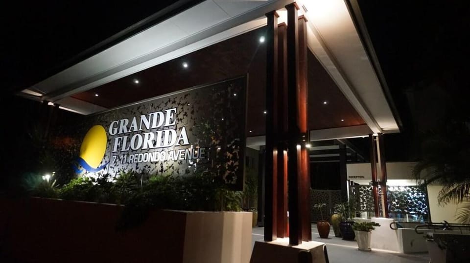 Grand Florida at Miami Beach Apartment in Gold Coast
