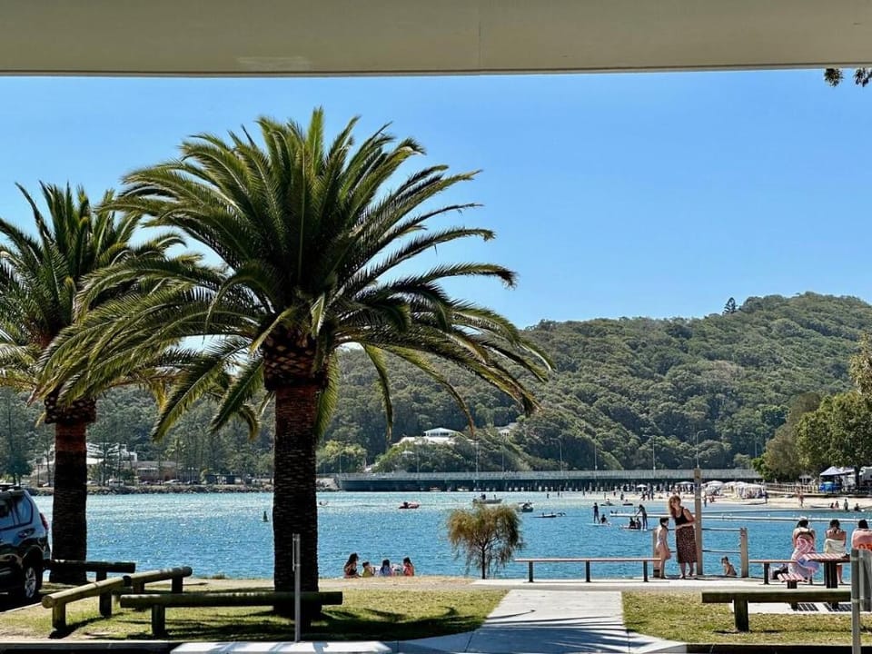 Murlong Cres Tallebudgera Creek - 2Bed Waterfront Apartment in Palm Beach