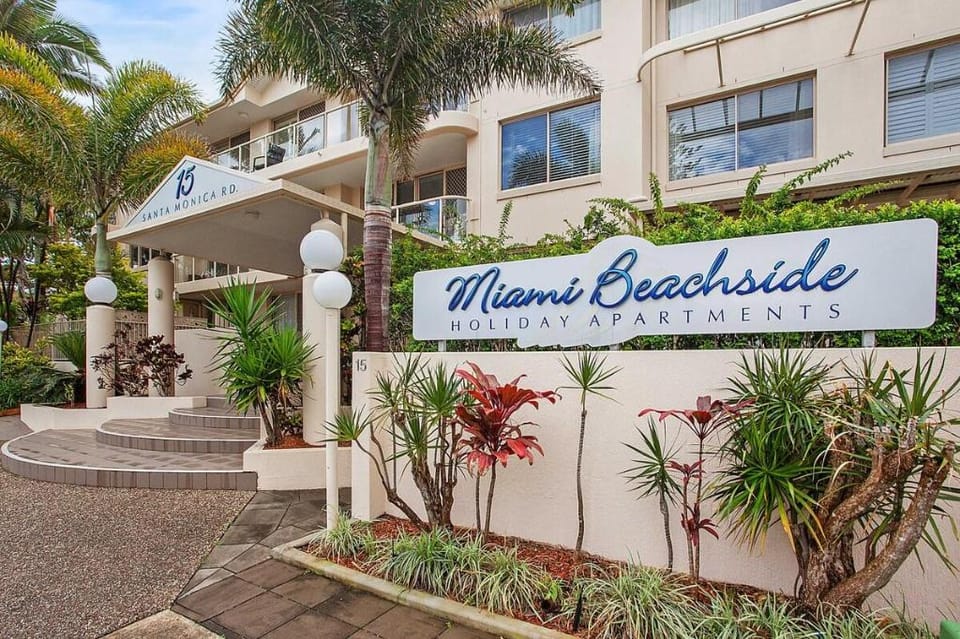 Miami Resort Living - Two Bedroom Resort Views Apartment in Gold Coast