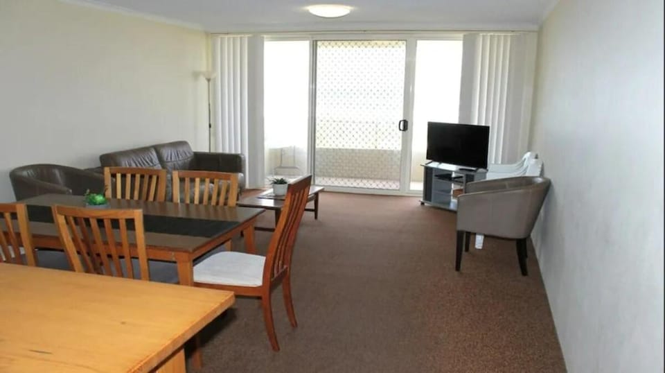 Coastal Haven 3BR Beachfront Apt Apartment in Mermaid Beach