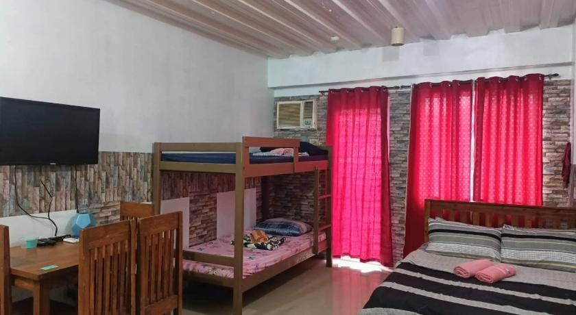 Mhavic family room ,group friend good for 6 guest Hostel in Paranaque