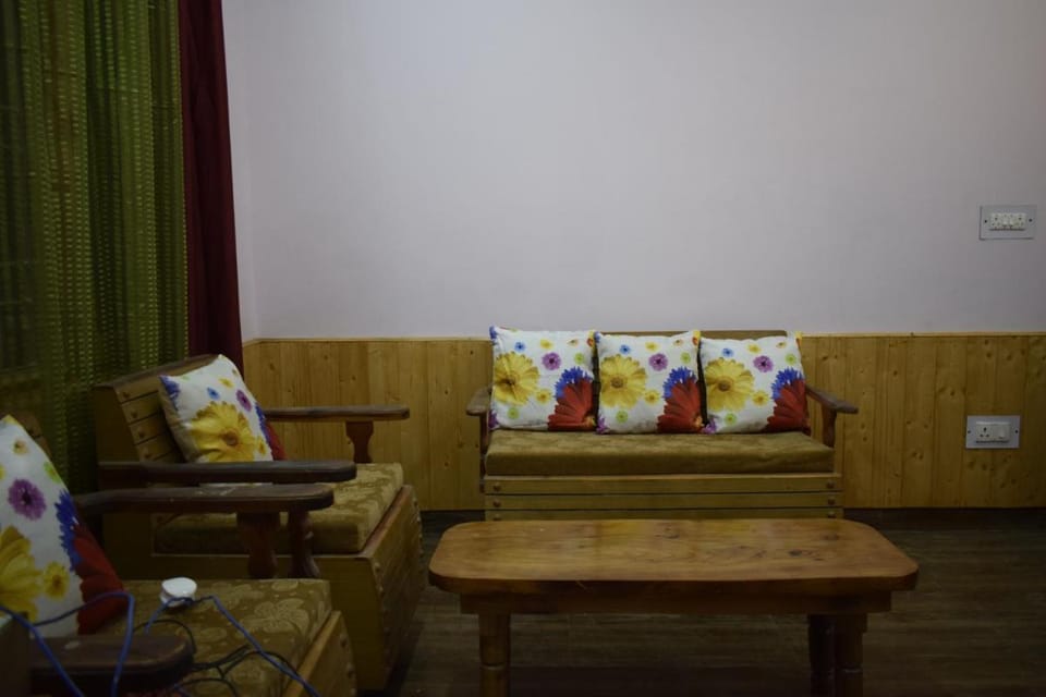 Cozy Home   Stay - A Secluded Getaway  In Fozal Vacation rental in Himachal Pradesh