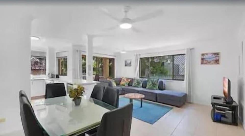 Lovely Mermaid Beach Apartment Apartment in Mermaid Beach
