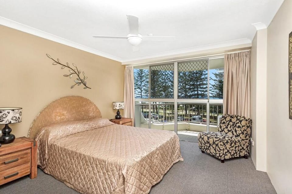 Great family apartment Apartment in Burleigh Heads