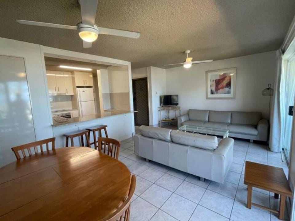 A 2 Bedroom Ocean-view Apartment Vacation rental in Mermaid Beach