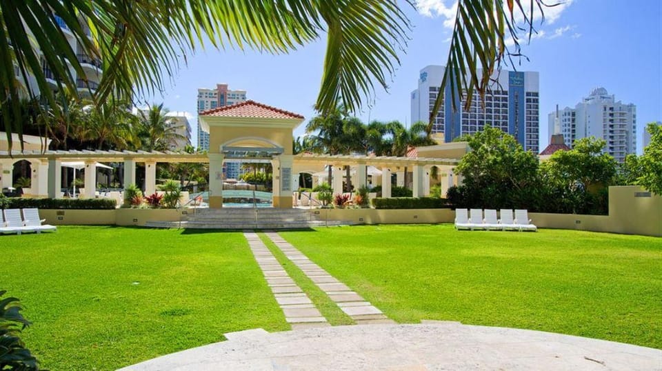 Sleeps 7 - High Level Ocean View Apt - Chevron! Vacation rental in Surfers Paradise
