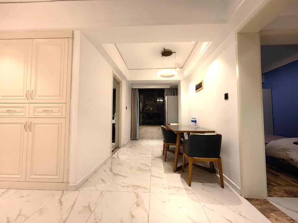 i星光梅溪青秀三房二厅100平 居家大户型 卫生间干湿分离 配钢琴 Vacation rental in China