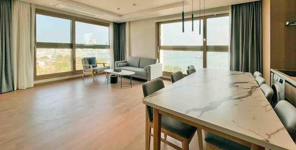 Cheongcho Lake Luxury Suite | Free Sauna & Pool Apartment in South Korea