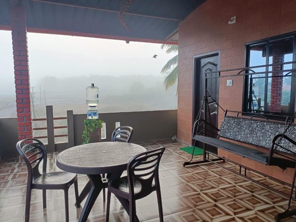Maanyatha Spacious Studio Room Apartment in Karnataka