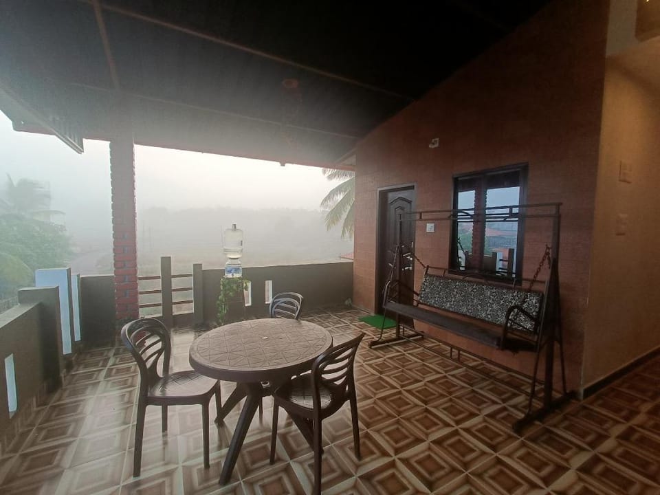 Maanyatha Spacious Studio Room Apartment in Karnataka
