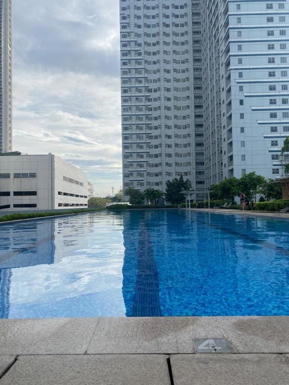 Grass Residences SM North 1 BR w/scenic city view Apartment in Quezon City
