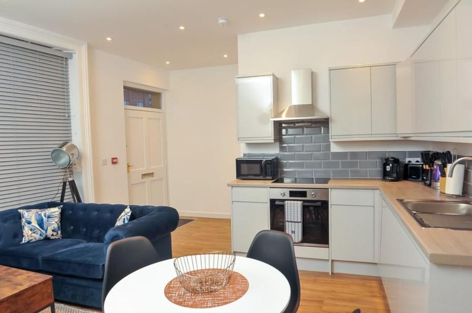 Queens Terrace by Select SA Apt 50-1 Vacation rental in Reading