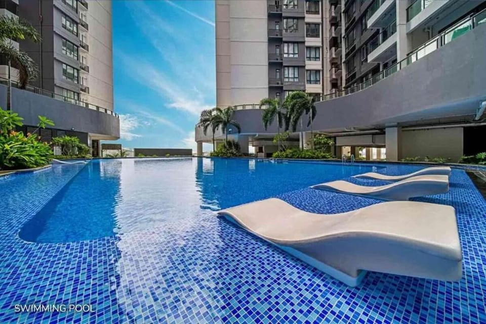 R&F Highlife Retreat 4BR,Bathtub & Seaview 8-16pax Vacation rental in Johor Bahru