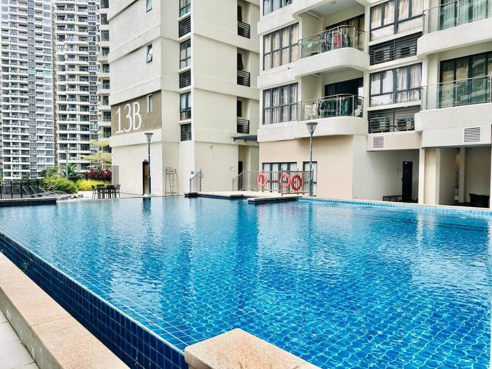 Lovell Stunning Seaview Lv35 Danga Bay 3BR @ 10pax Vacation rental in Johor Bahru