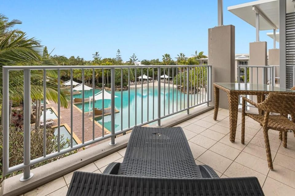 Sunny Top-Floor Pool View 1Bedroom Spa Suite Vacation rental in Kingscliff