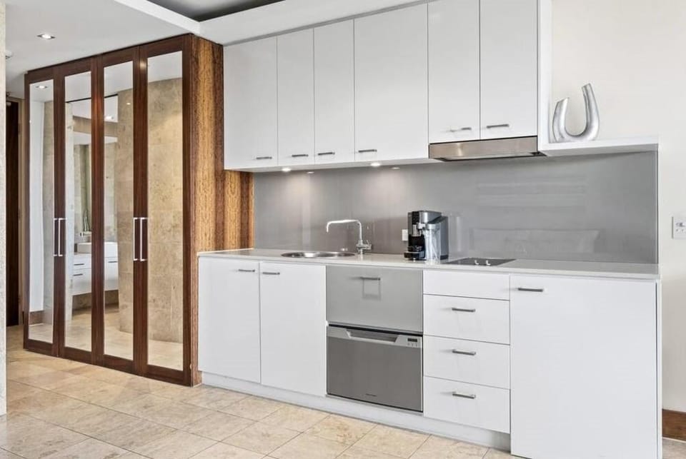 King Studio Apartment in Bali Style Santai Resort Vacation rental in Tweed Heads