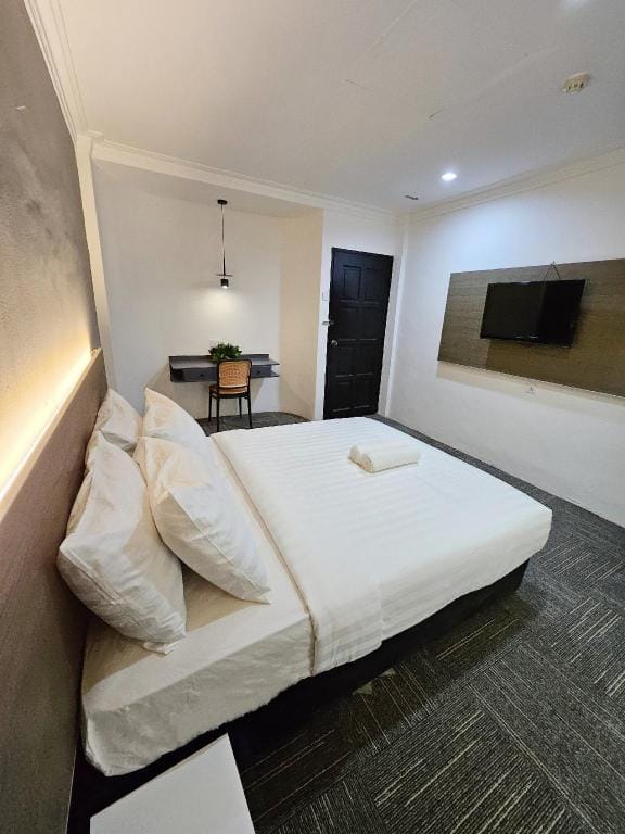 Luna Hotel by Moonknight Vacation rental in George Town