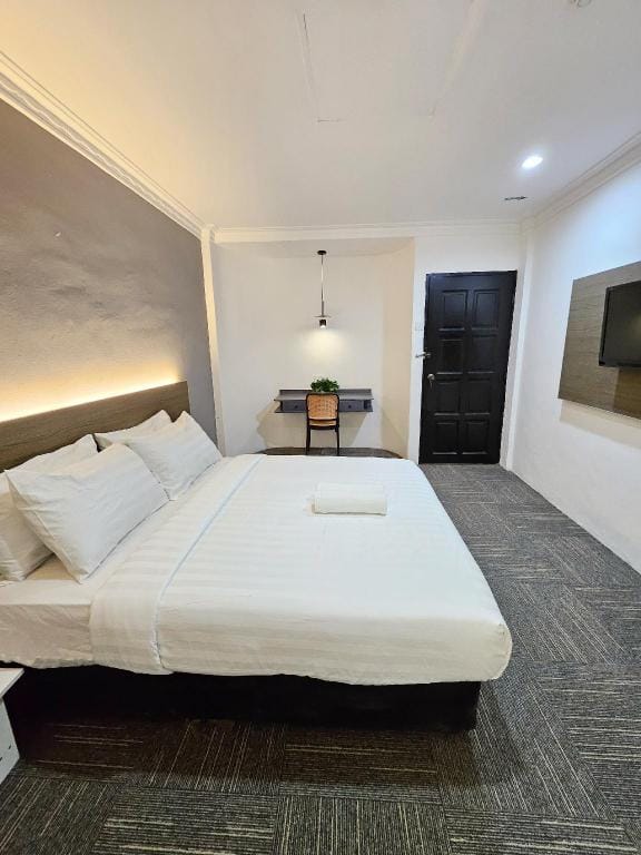Luna Hotel by Moonknight Vacation rental in George Town