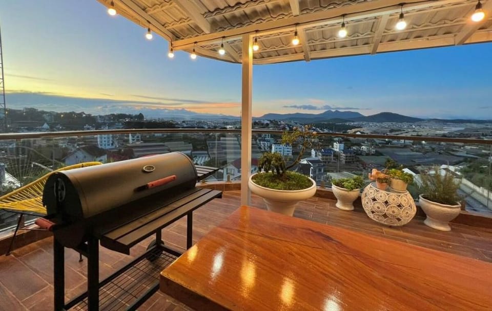 Villa Nằm Trên Đỉnh Đồi ngắm toàn cảnh Đà Lạt Villa in Dalat