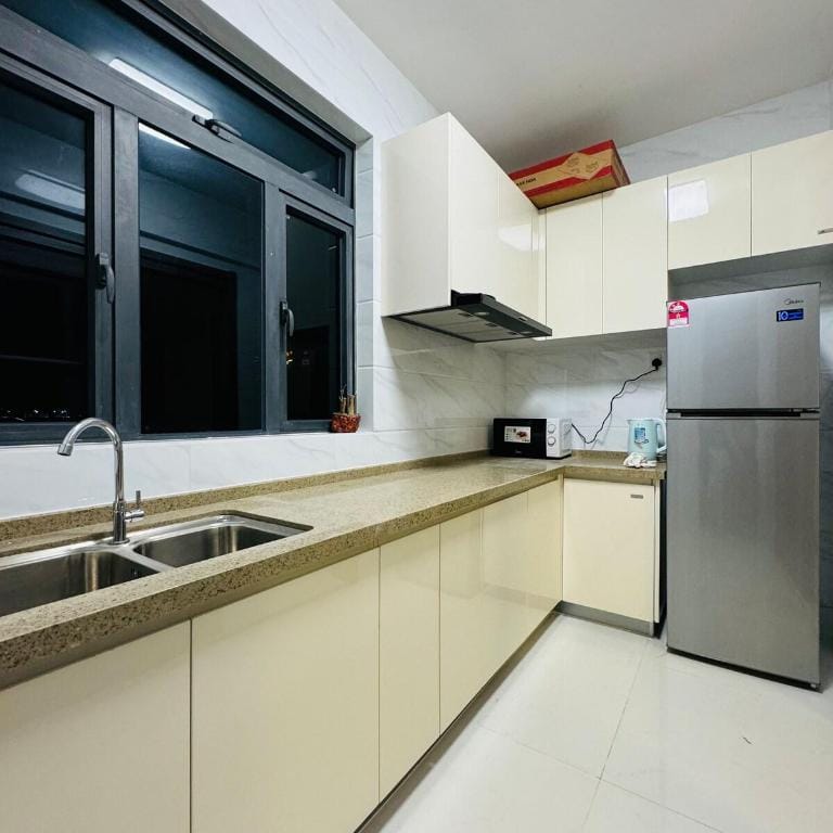 Cozy 3B2R 10pax Forest City Near Tuas Vacation rental in Johor