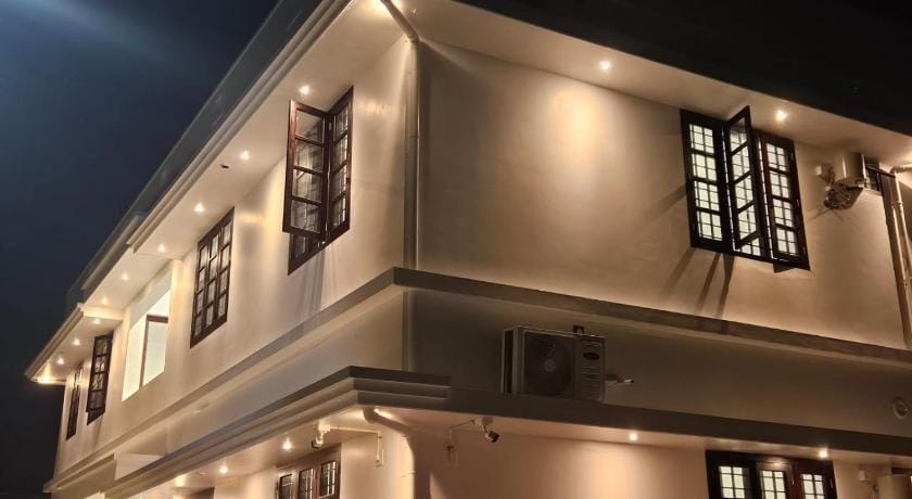 MATHER RAJAGIRI FURNISHED APARTMENTS  Apartment in Kochi