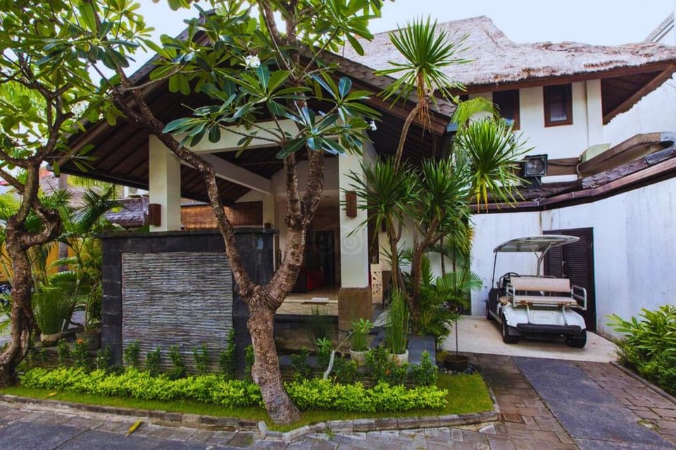 Royal Gardens 2 BR With Superior Villa #NE21 Villa in Kuta