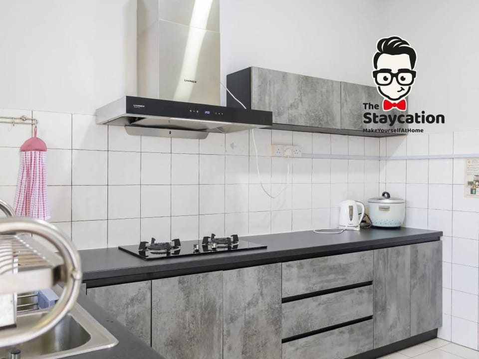Staycation Homestay 33 Floridale  near Vivacity Apartment in Kuching