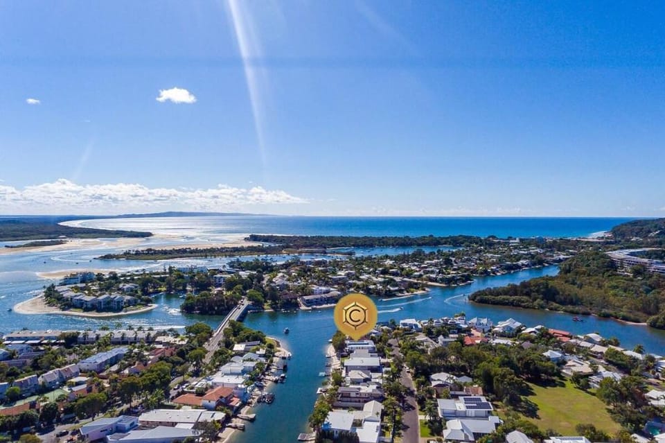 Waterfront Home - Jetty, inground pool Vacation rental in Noosa Heads